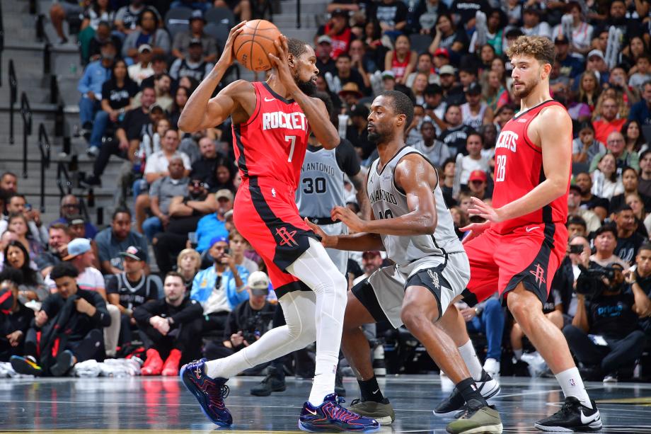杜兰特24分8失误 马刺3人20+终结火箭5连胜