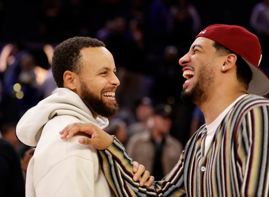 巴特勒21+9库里继续缺阵 勇士主场大胜步行者