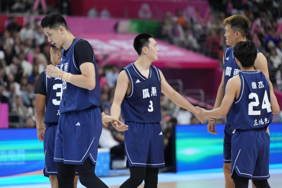 [图]全运会男篮：徐杰18+7 广东大胜浙江夺得冠军