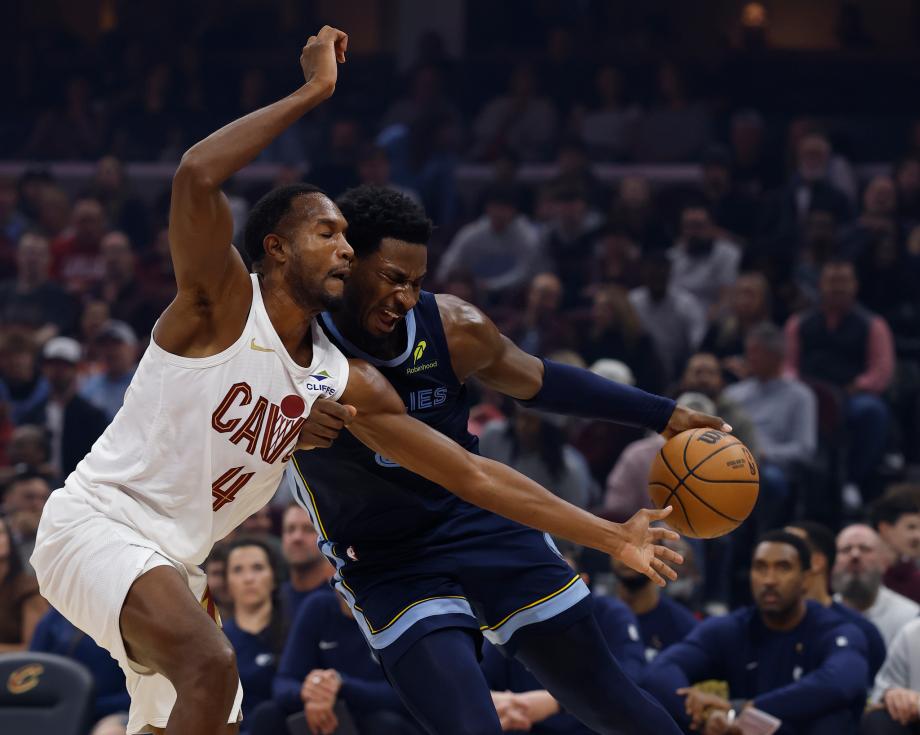 米切尔30+5莫兰特伤退 骑士力擒灰熊送对手四连败