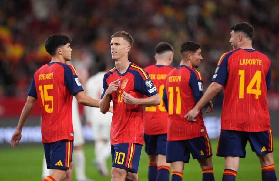 [图]世预赛-奥亚萨瓦尔破门 西班牙2-2土耳其实盘配资网站