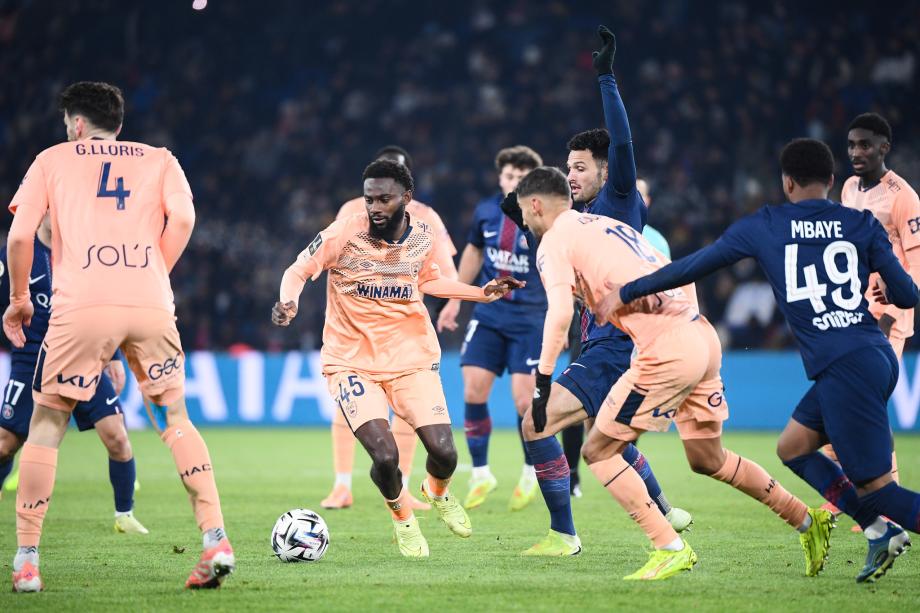 李刚仁内维斯破门 巴黎圣日耳曼3-0勒阿弗尔