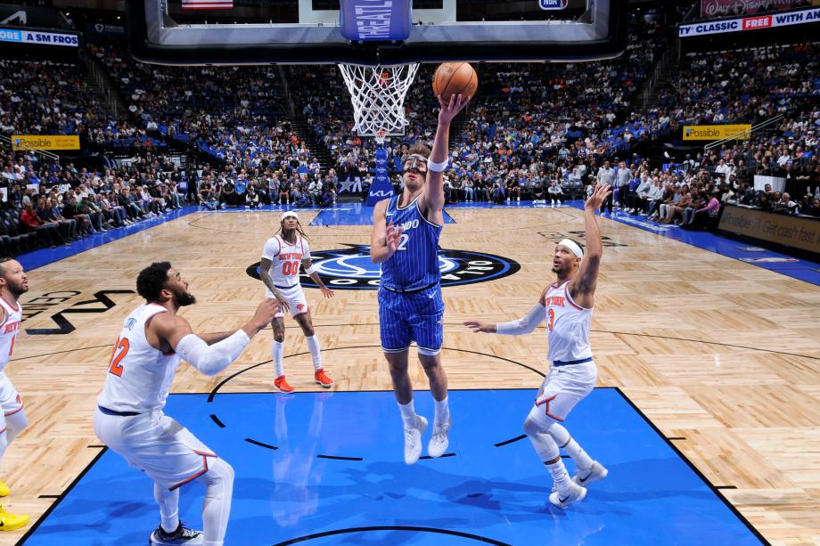 小瓦格纳37分布伦森33+11 魔术力克尼克斯获三连胜