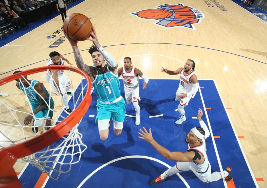 唐斯35+18+5布伦森26+5 尼克斯主场轻取黄蜂