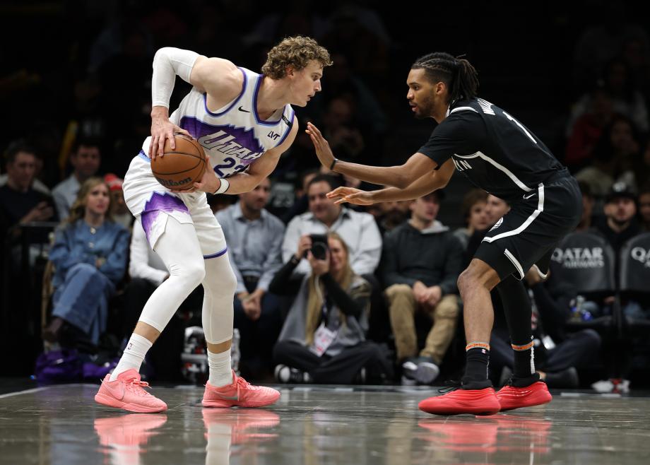 马尔卡宁30+8克洛尼29分 爵士客场击败篮网