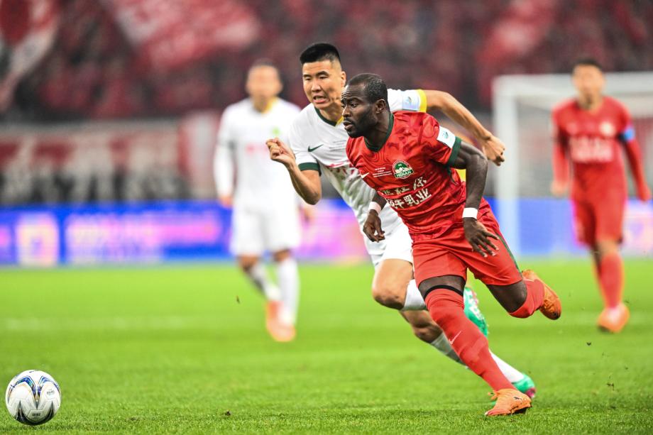 足协杯-法比奥戴帽 国安3-0河南夺冠获亚冠资格