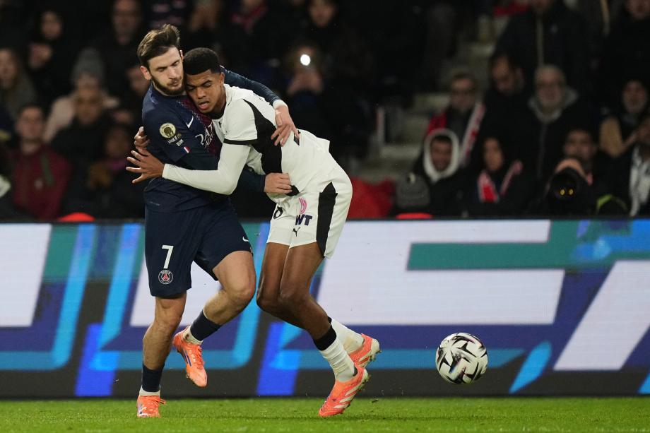 法甲-K77双响马尤卢传射 巴黎5-0雷恩距榜首1分