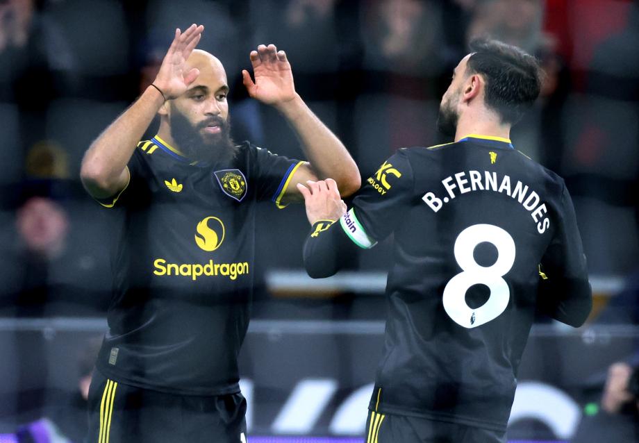 英超-B费2射1传芒特建功 曼联4-1狼队升至第六