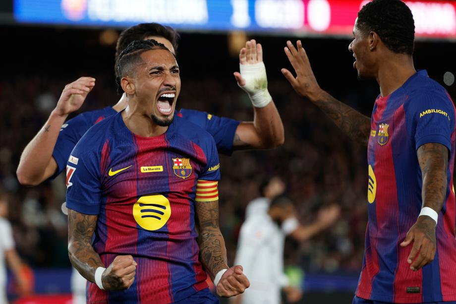 拉菲尼亚梅开二度 巴萨主场2-0完胜奥萨苏纳