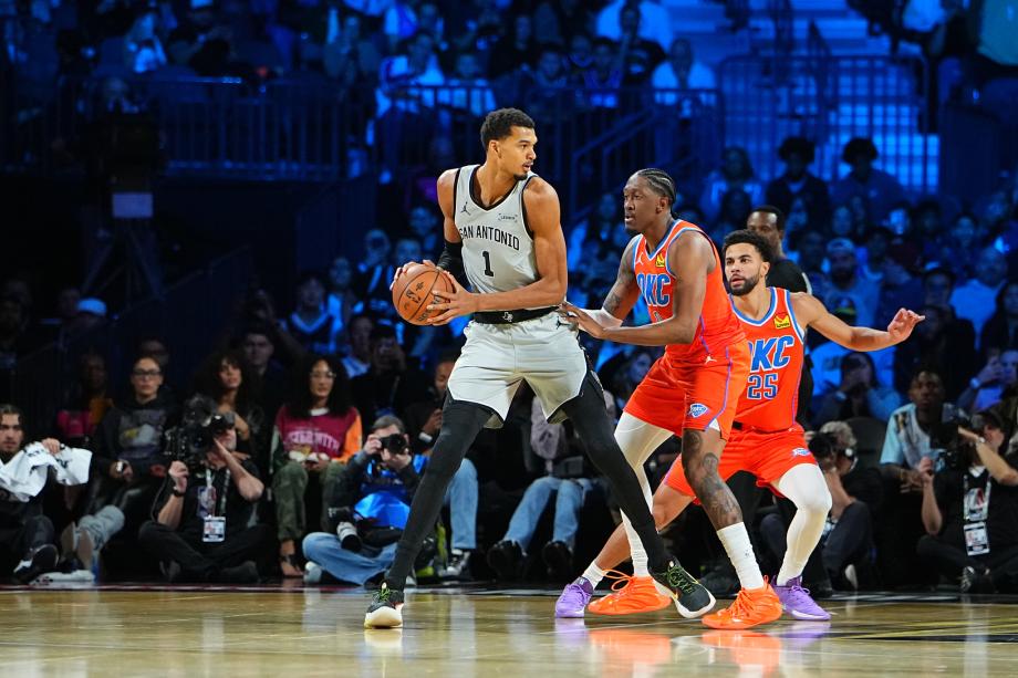 [图]文班亚马复出 马刺险胜雷霆晋级NBA杯决赛债务