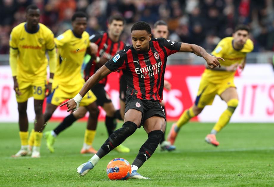 意甲-恩昆库双响普利西奇建功 AC米兰3-0维罗纳