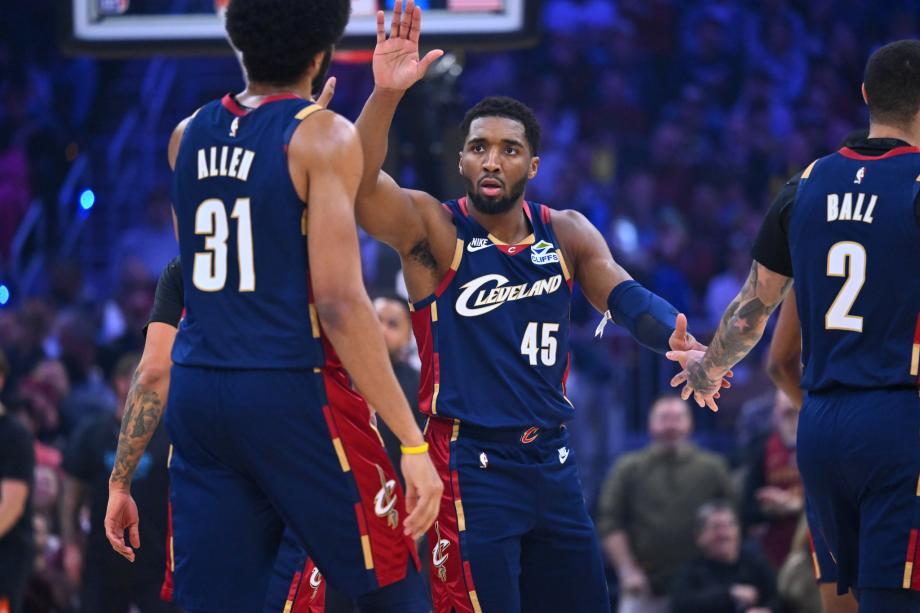 米切尔33分穆雷34+6+7 骑士逆转掘金迎三连胜