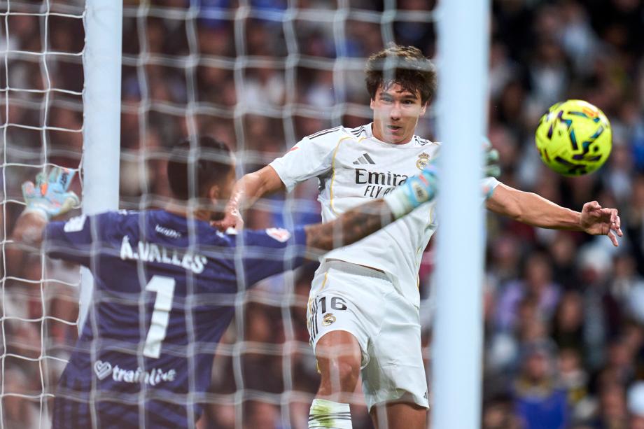 西甲-贡萨洛戴帽罗德里戈2助攻 皇马5-1贝蒂斯