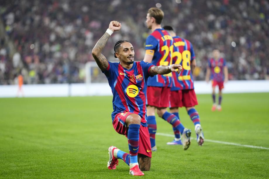 西超杯-拉菲尼亚2射1传 巴萨5-0毕巴进决赛