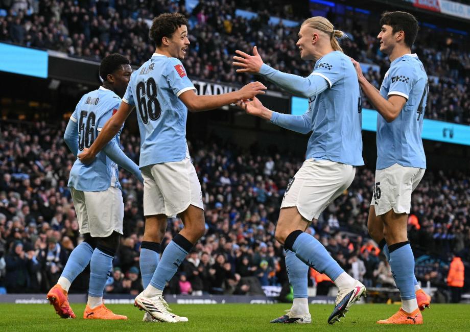 足总杯-塞梅尼奥传射 曼城10-1埃克塞特城晋级