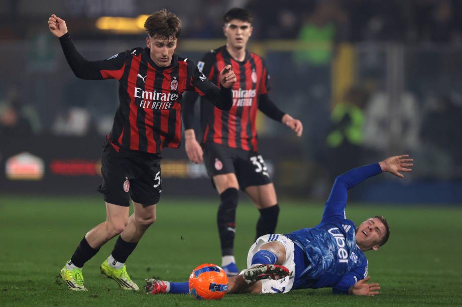 意甲-拉比奥特双响+造点 米兰3-1科莫 19轮不败