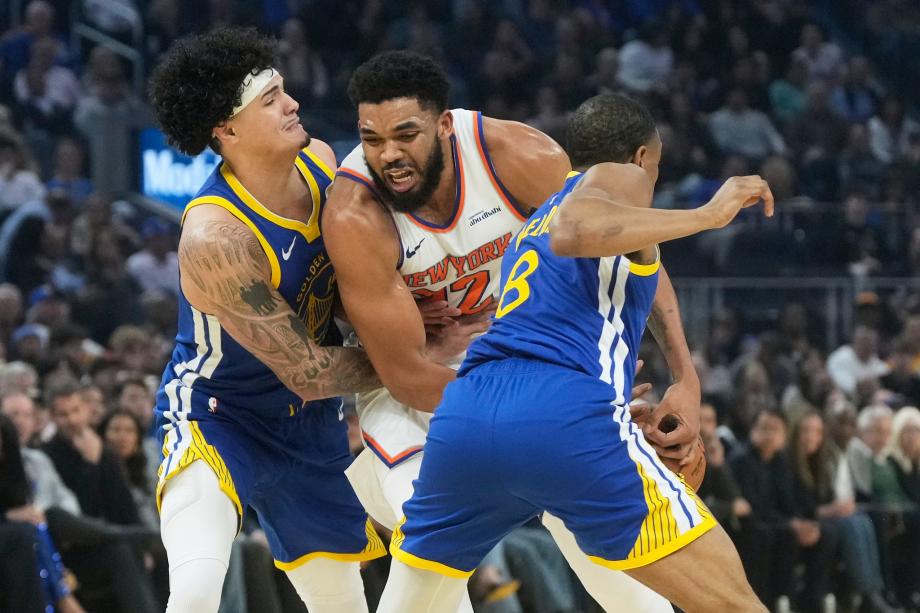 库里27+7巴特勒32+8 勇士主场力克尼克斯夺连胜