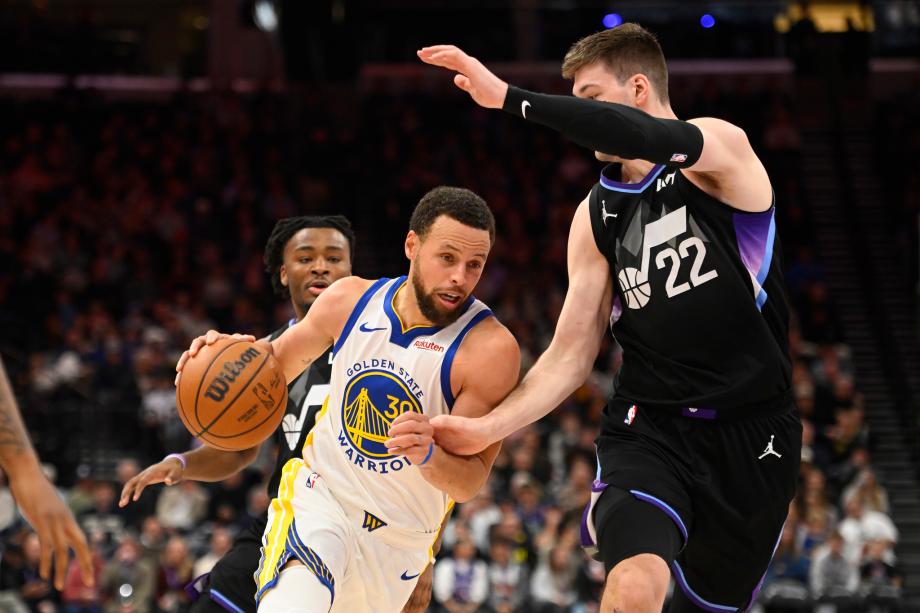 库里27分 勇士八人得分上双送爵士四连败