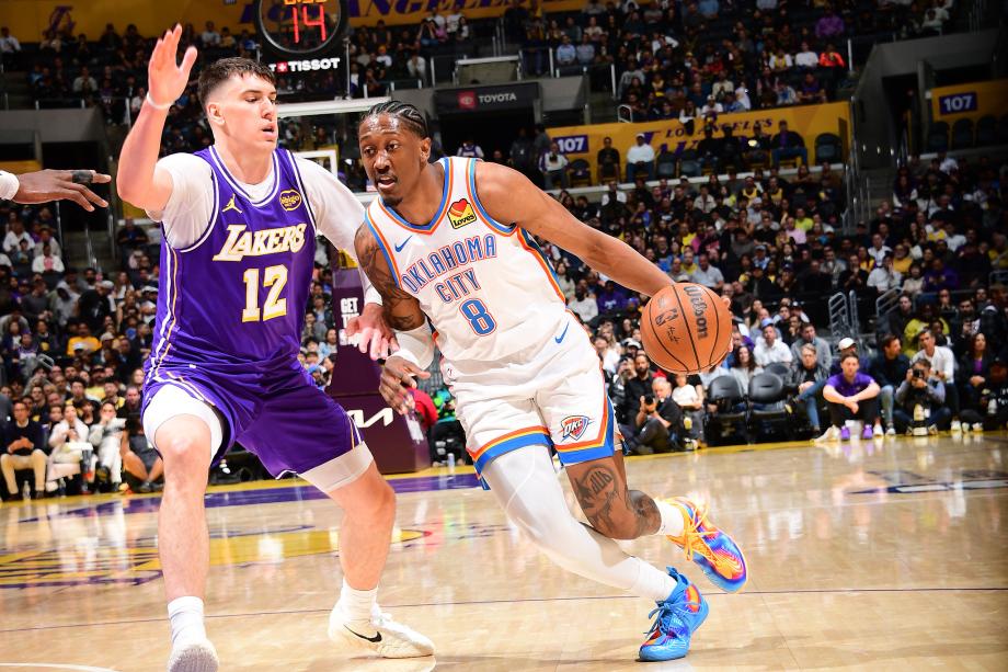 詹姆斯空砍22+6+10杰威23分 湖人主场憾负雷霆