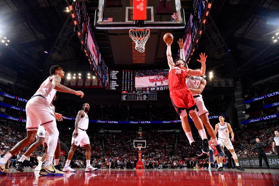 杜兰特26分莱昂纳德24分 火箭102-95胜快船