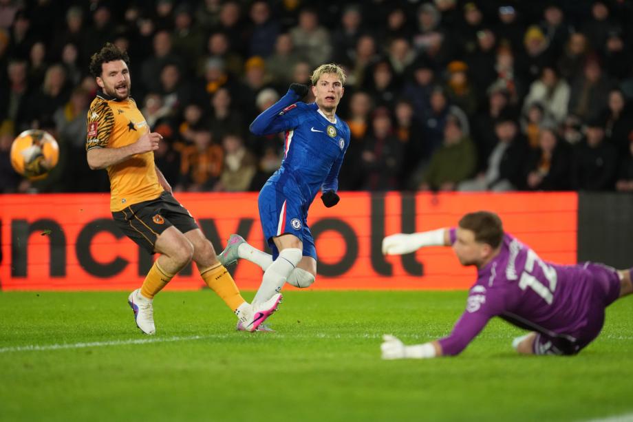 内托帽子戏法 切尔西4-0大胜赫尔城进足总杯16强