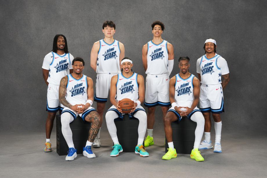 全明星新秀赛：杨瀚森10分2板 安东尼队胜里弗斯队