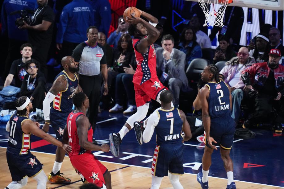 NBA全明星赛：星辰队决赛大胜条纹队 夺得冠军