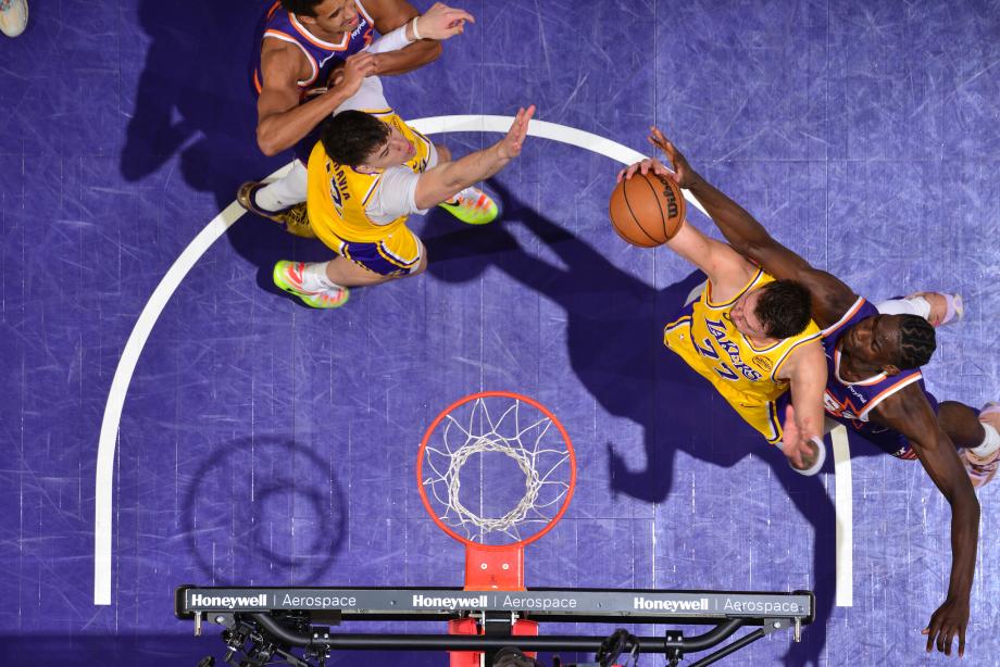 奥尼尔三分准绝杀东契奇空砍41分 太阳胜湖人