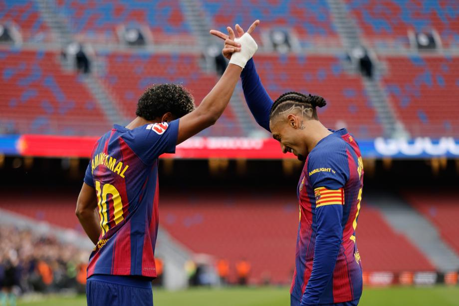 亚马尔戴帽莱万破门 巴萨4-1比利亚雷亚尔