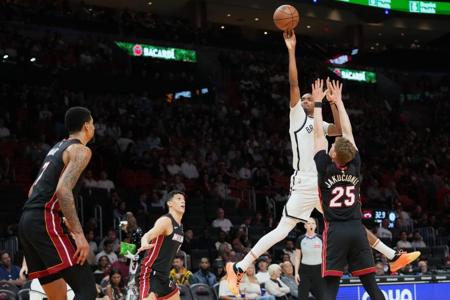 阿德巴约23+9+6希罗22+3 热火送篮网9连败