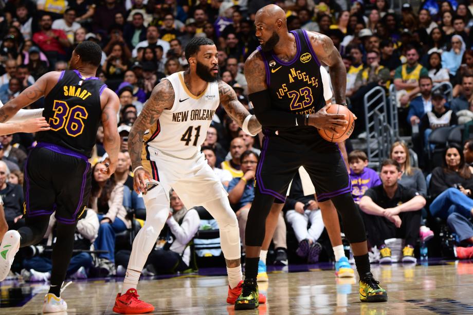 东契奇27+10+7詹姆斯21+7+7 湖人末节逆转鹈鹕