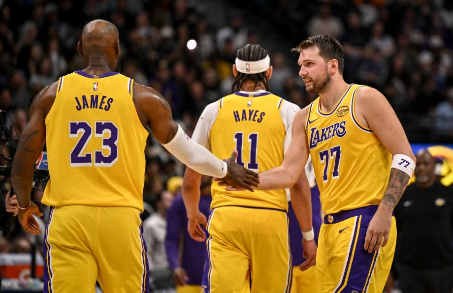 约基奇28+12+13詹姆斯里程碑 掘金力克湖人