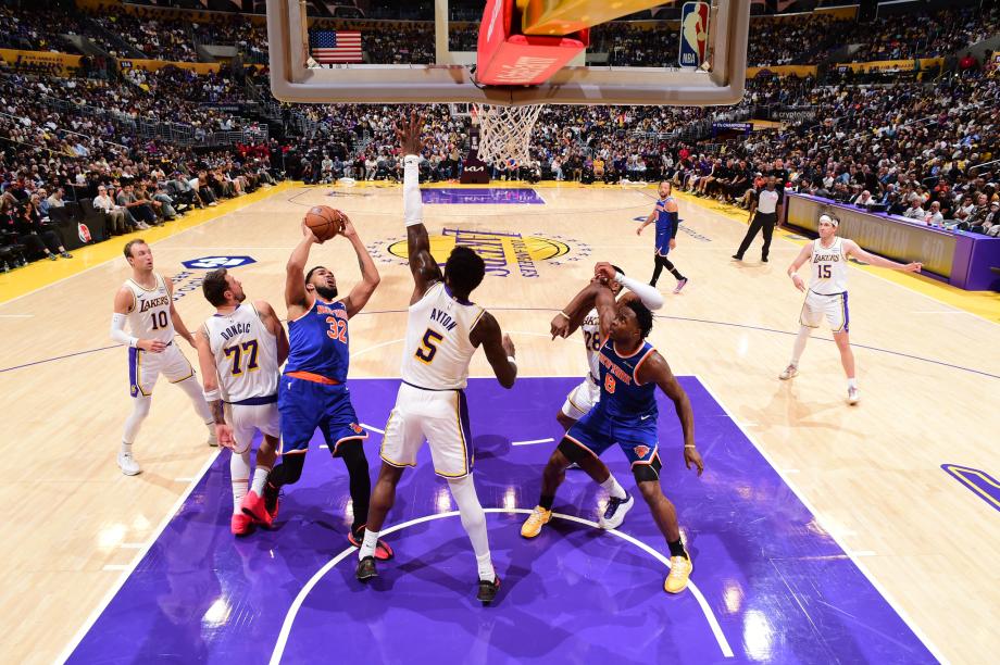 东契奇35分唐斯25+16 湖人主场击败尼克斯