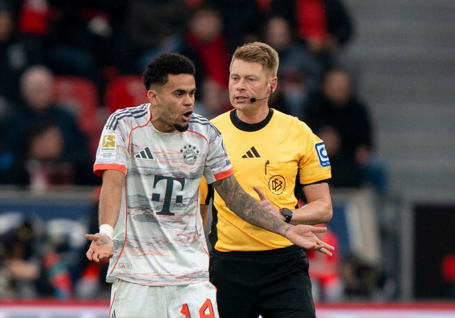 德甲-迪亚斯破门 拜仁两人被罚下1-1平勒沃库森