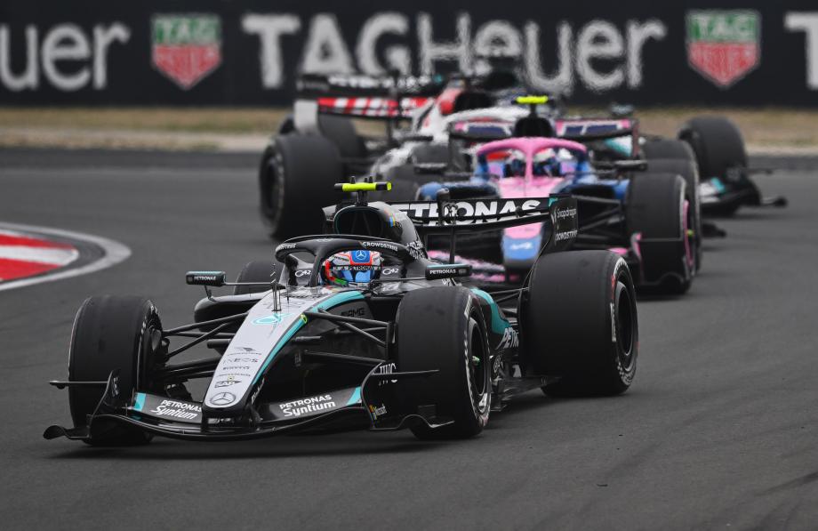 [图]F1中国大奖赛 梅奔车手安东内利生活正赛首冠G买球网体育信息