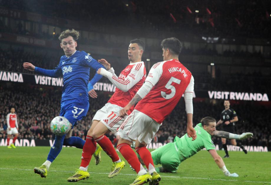 英超-约克雷斯破门道曼建功 阿森纳2-0埃弗顿