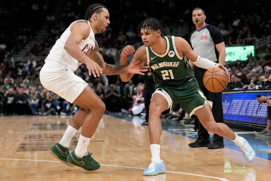 哈登27+5+6莫布利27+15 骑士胜雄鹿