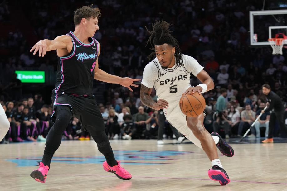 文班亚马26+15+5哈珀21+4+6 马刺大胜热火取6连胜