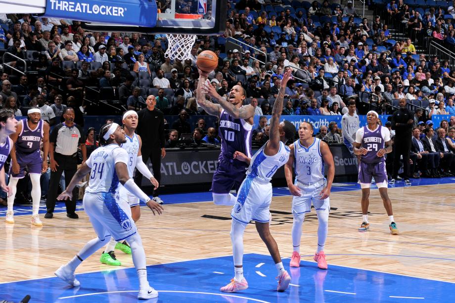 班凯罗30+9+7德罗赞31+11 魔术主场力克国王