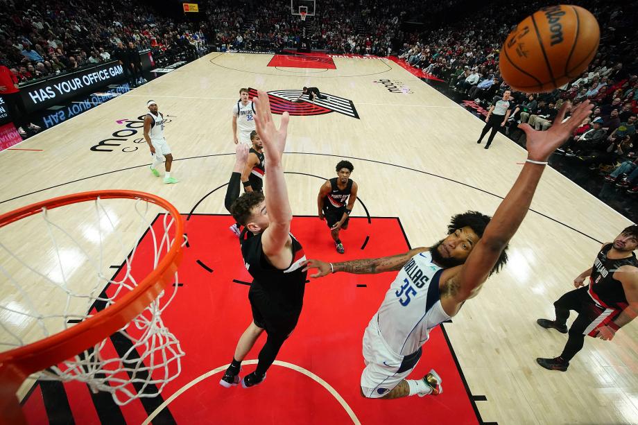 巴格利26+9弗拉格24分 独行侠100-93开拓者