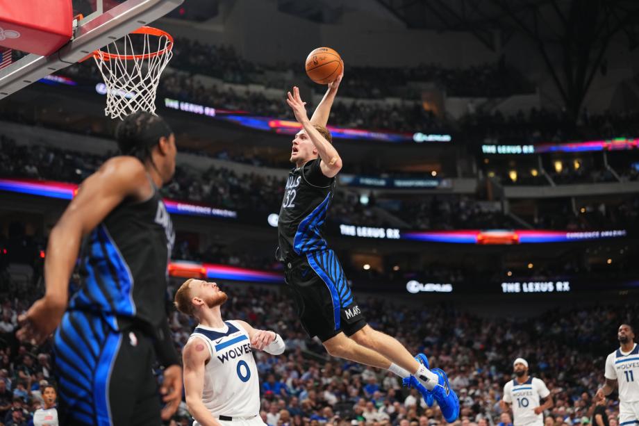 爱德华兹复出17+4 森林狼轻取独行侠