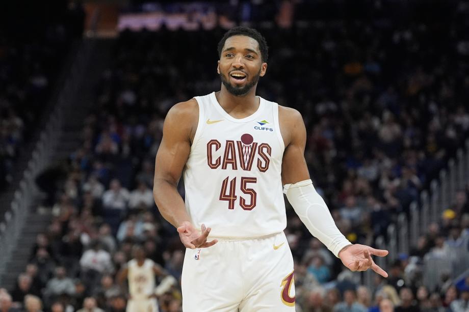 米切尔25+6波齐姆斯基25分 骑士险胜残阵勇士