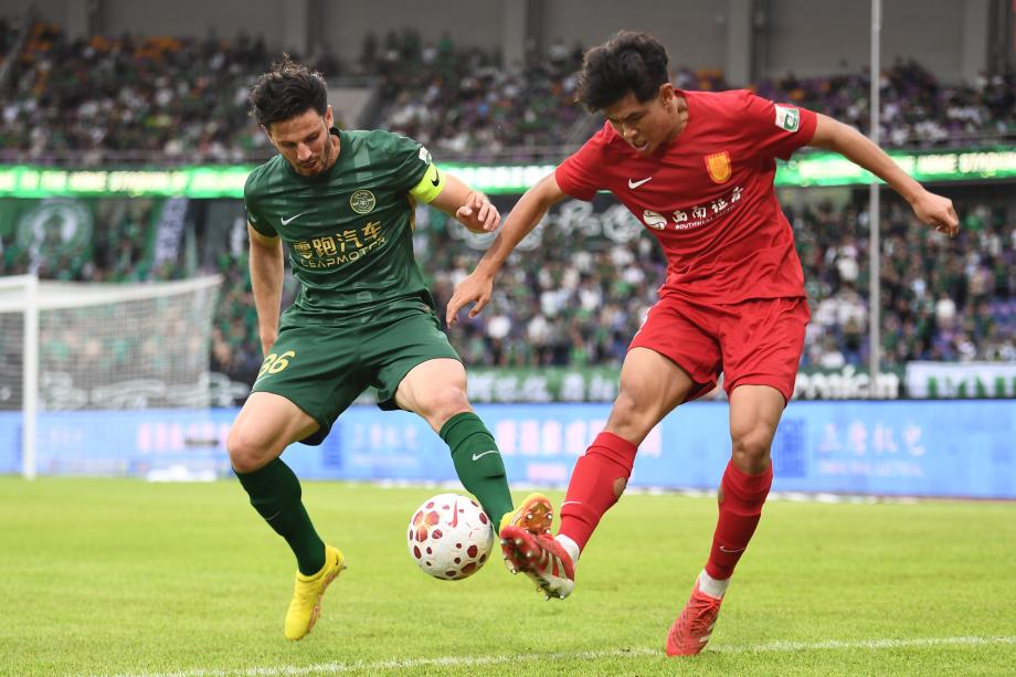 中超-王钰栋失单刀杜月徵制胜球 铜梁龙1-0浙江