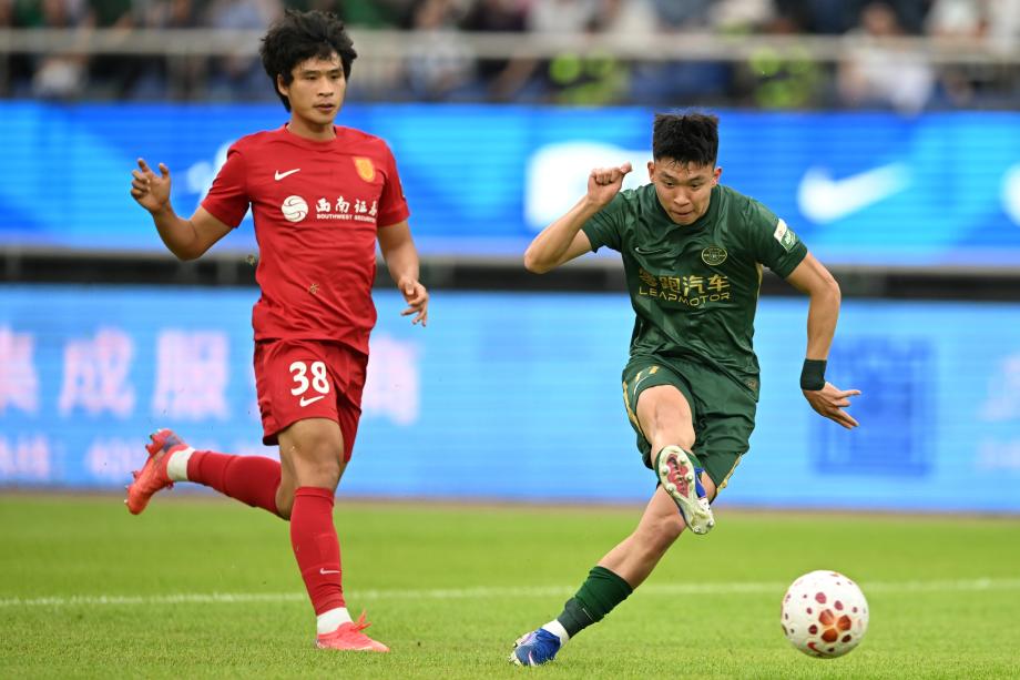 中超-王钰栋失单刀杜月徵制胜球 铜梁龙1-0浙江