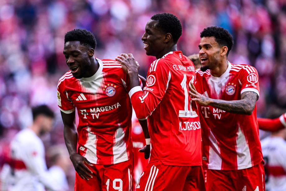 凯恩替补建功 拜仁4-2斯图加特提前4轮夺冠