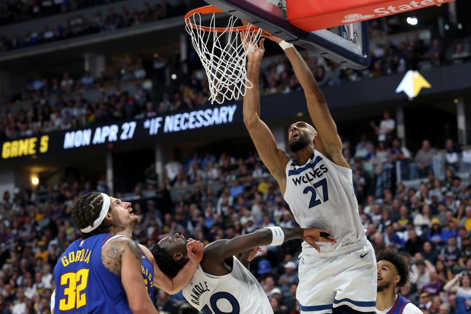 爱德华兹30+10 森林狼19分大逆转掘金总分扳成1-1