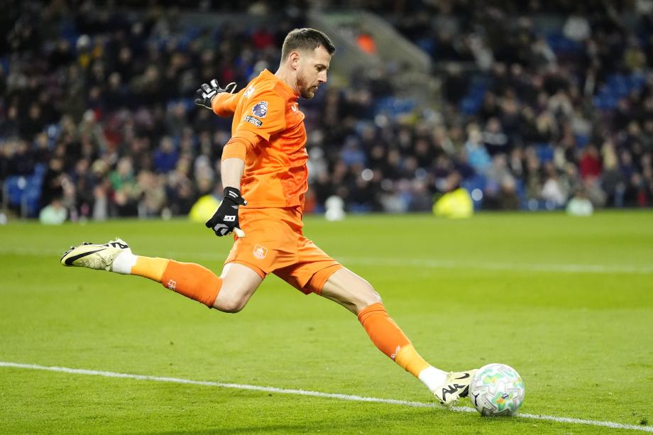 英超-曼城1-0送伯恩利降级 蓝月亮反超枪手登顶