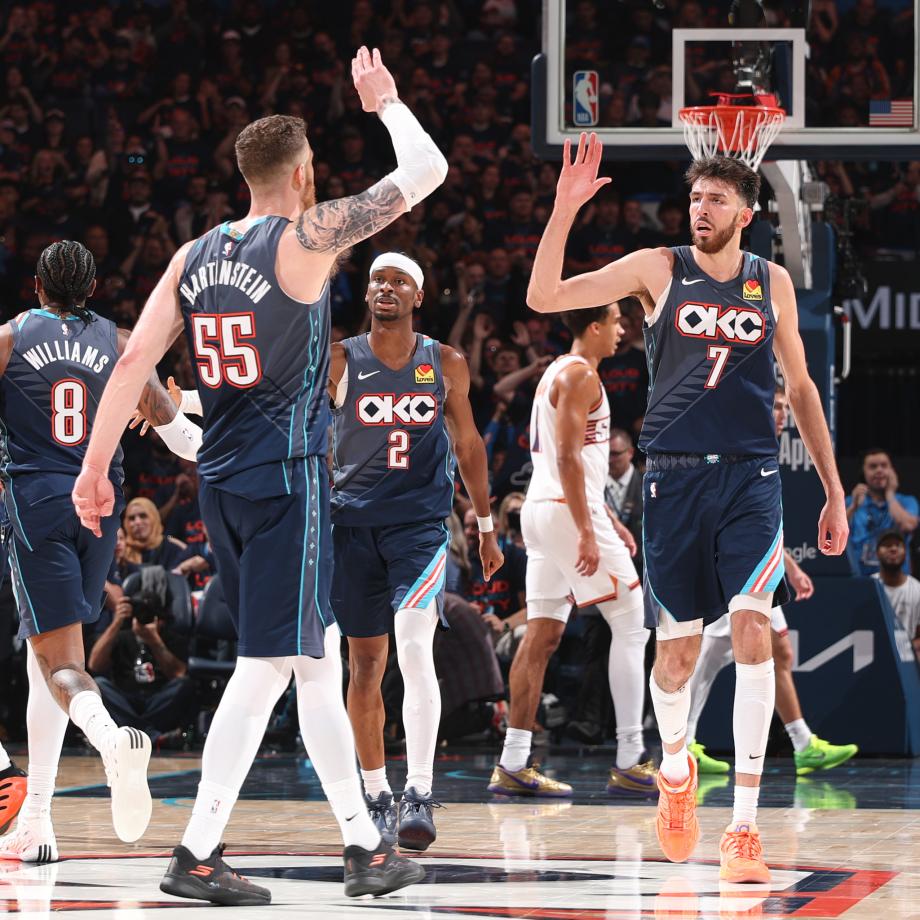 亚历山大37+9霍姆格伦19+8 雷霆胜太阳总分2-0