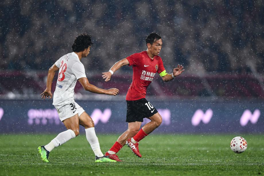 中超-热菲尼奥双响 辽宁铁人3-1逆转重庆铜梁龙