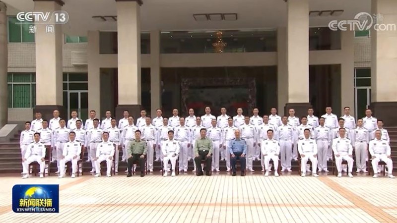 习近平在视察海军陆战队时强调 加快推进转型建设 加快提升作战能力 努力锻造一支合成多能快速反应全域运用的精兵劲旅